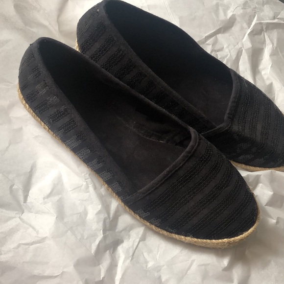 Gently worn Rue 21 black sequins flats. Worn maybe 2 times.  Excellent condition - Picture 12 of 15